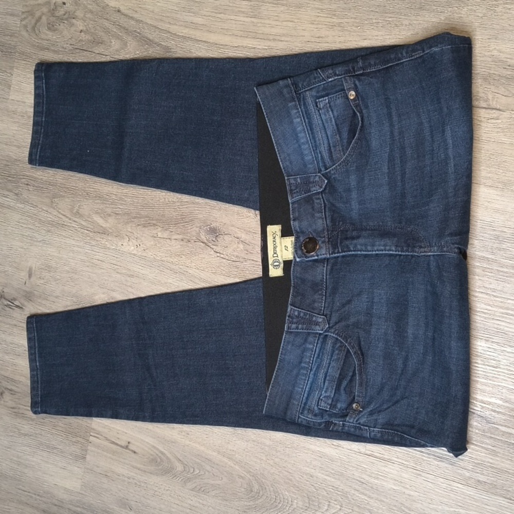 sac729♀️Democracy w/ 27" Inseam Absolution Denim Jeans